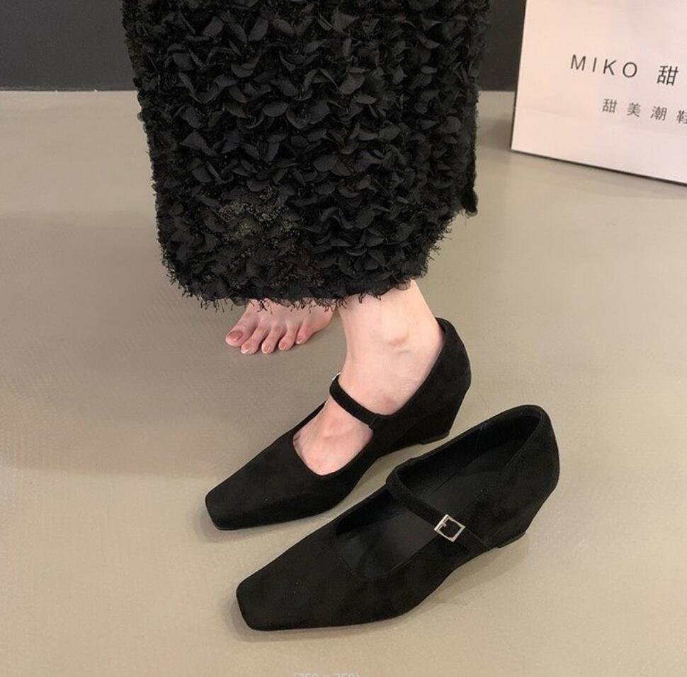 Ретро Бархатные Туфли Мэри Джейн Женские Туфли на Танкетке Весна Осень Новые Летние Юбка Вечерние Универсальные Для Поездок на Работу Туфли на Высоком Каблуке