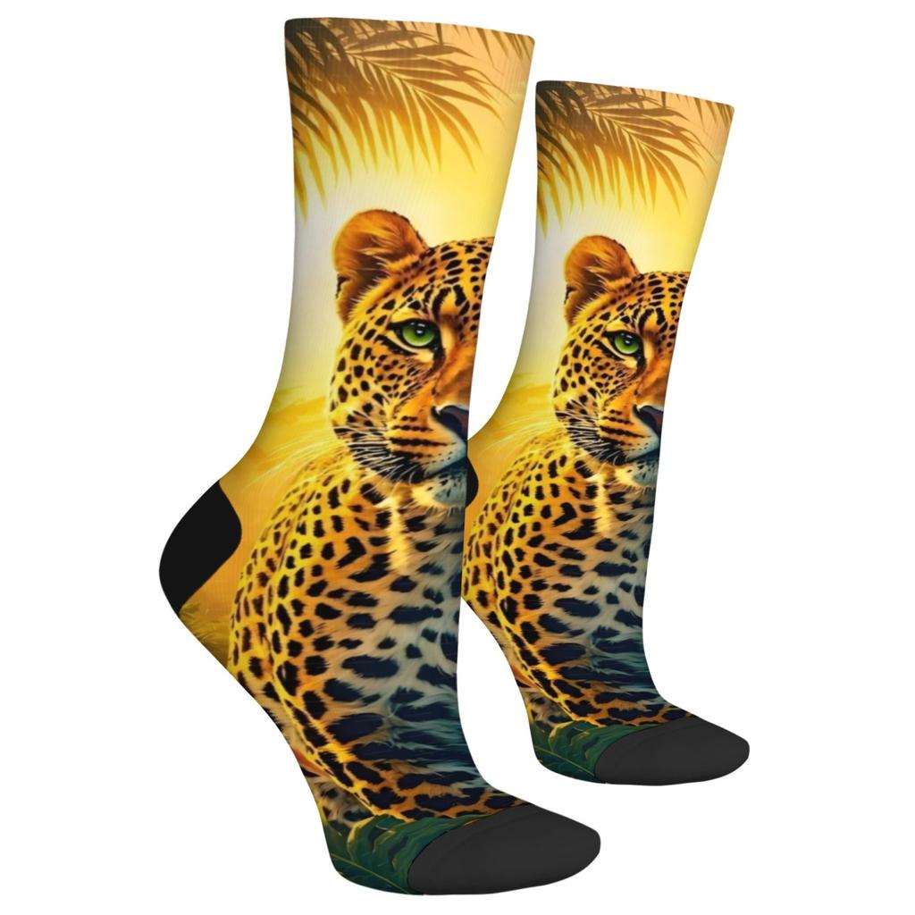 A Pair of Leopard Print Fashion Socks Retro Harajuku Art Crew Socks Skin-friendly Breathable Socks Unisex Sports Casual Party