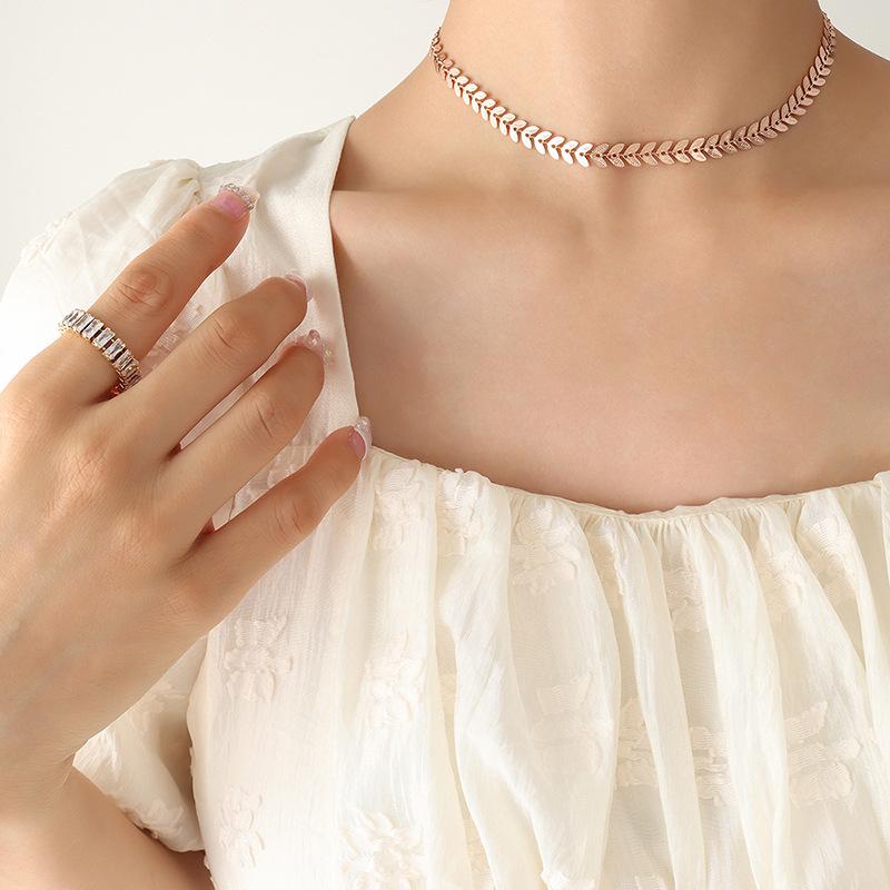 Ожерелье из титановой стали Niche Light Luxury Design, покрытое 18-каратным золотым листом, элегантная цепочка в виде хвоста феникса, аксессуары для темперамента