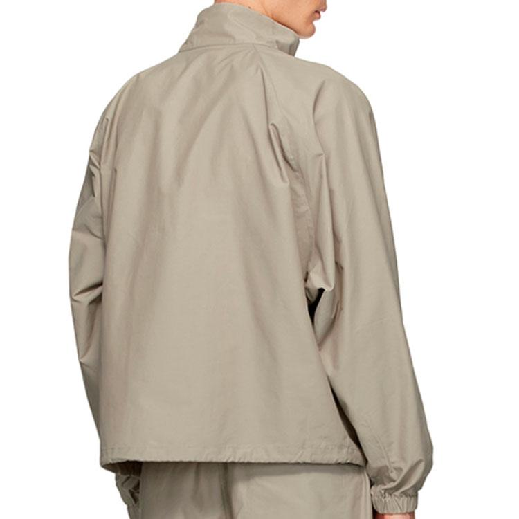 Fear of God Essentials Спортивная куртка с молнией до середины, рукавами реглан и воротником-стойкой. Унисекс. Верхняя одежда. Мох FOG-FW20-188