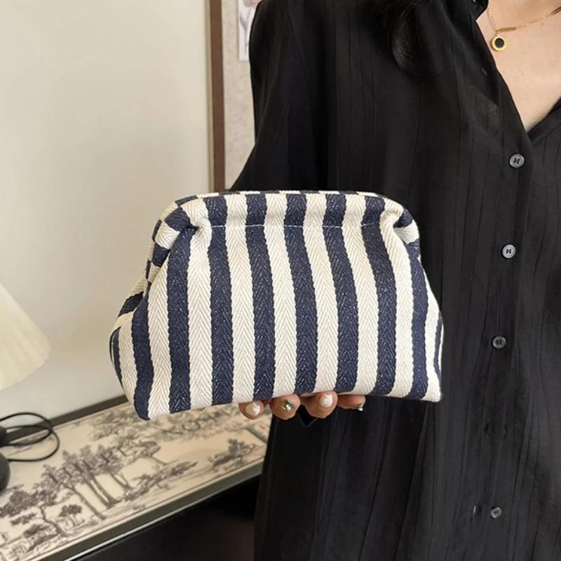 Summer Crochet Handbag, Large Capacity Bag, Daily Versatile Beach Clutch, Clip Bag, Knitted Clutch, Striped Cloud Bag