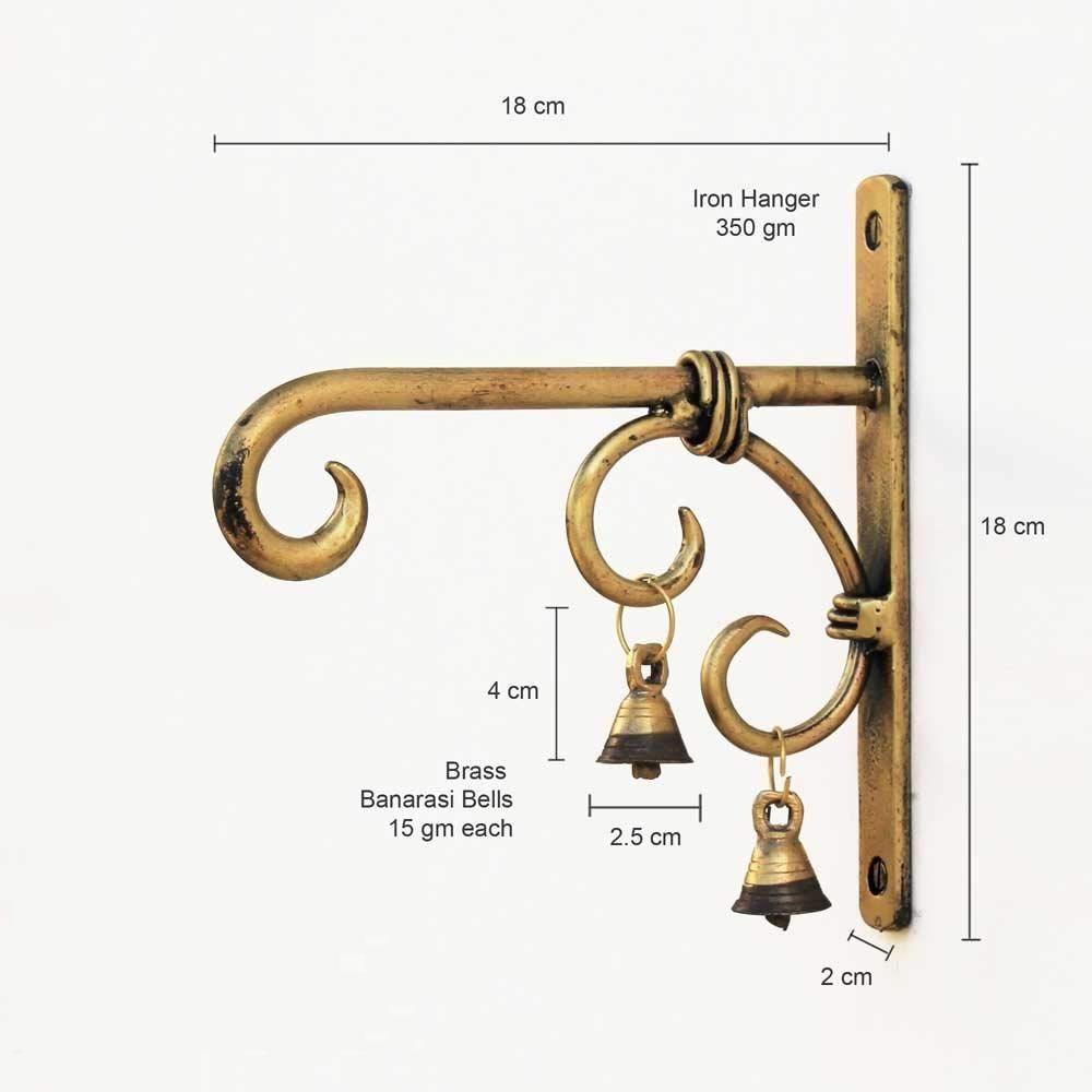 Iron Chrome Polish Handmade Wall Lantern Hanger (Black_18 X 2 X 18 Cm)