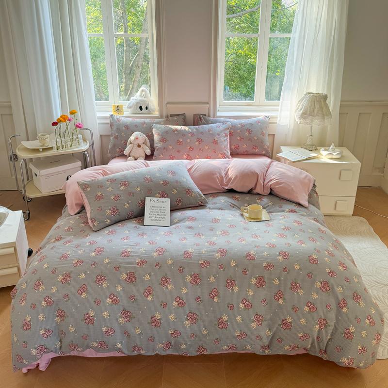 Romantic Floral Love Heart Duvet Cover Queen 4 Pcs Kawaii Strawberry Bedding Set For Girl Teen Reversible Pink Comforter Cover