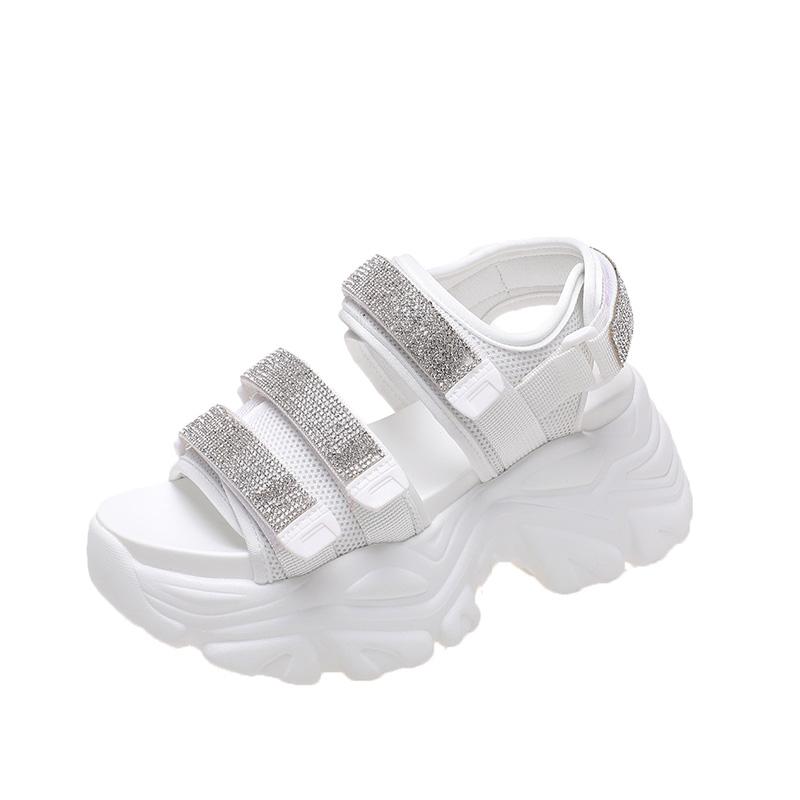 Модные женские сандалии-гладиаторы на толстой подошве, летние массивные блестящие кроссовки, модные шлепанцы на высокой платформе, танкетка 8 см, пляжные сандалии