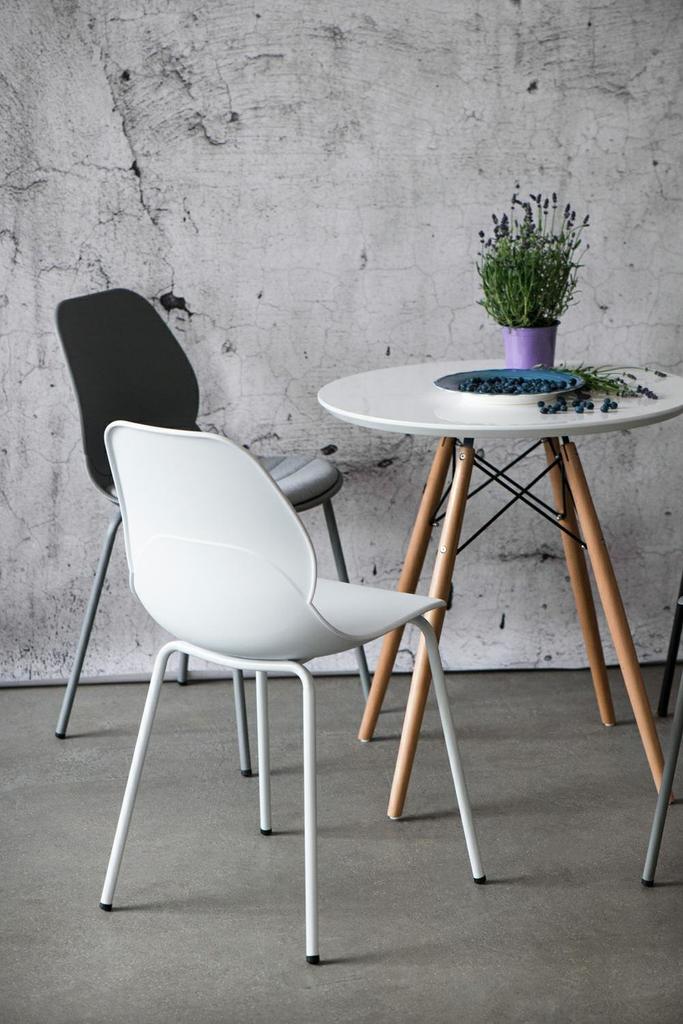 Layer 4 black plastic chair with metal base
