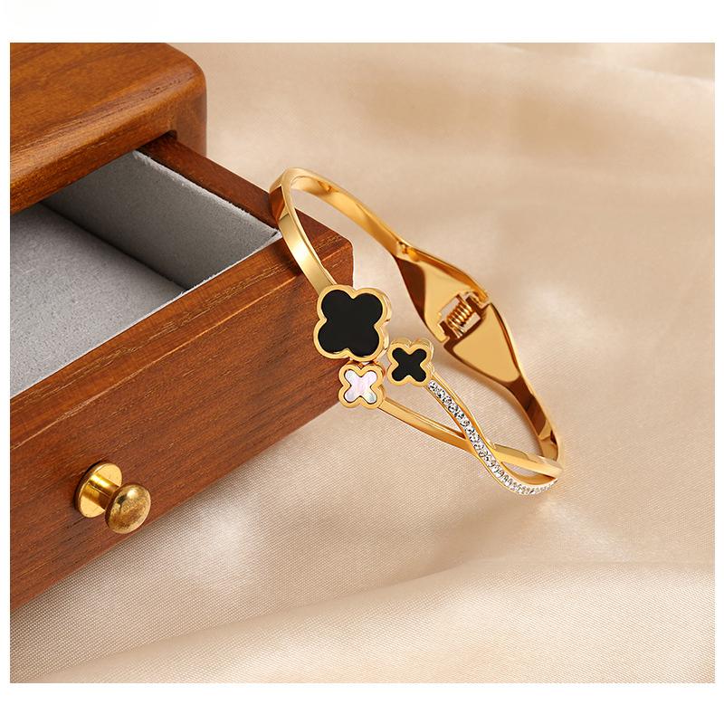 Ins New Exquisite Niche Four-Leaf Clover Titanium Steel Bracelet Female Fashion Personality Opening Adjustable Bracelet