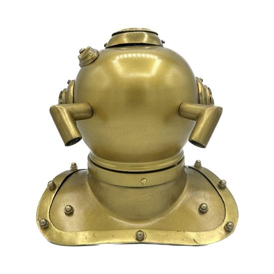 Настольные часы с водолазным шлемом