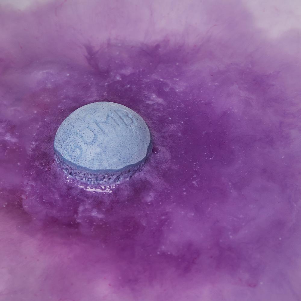 [Lush] Blackberry Bath Bomb 190g - Bath Soak