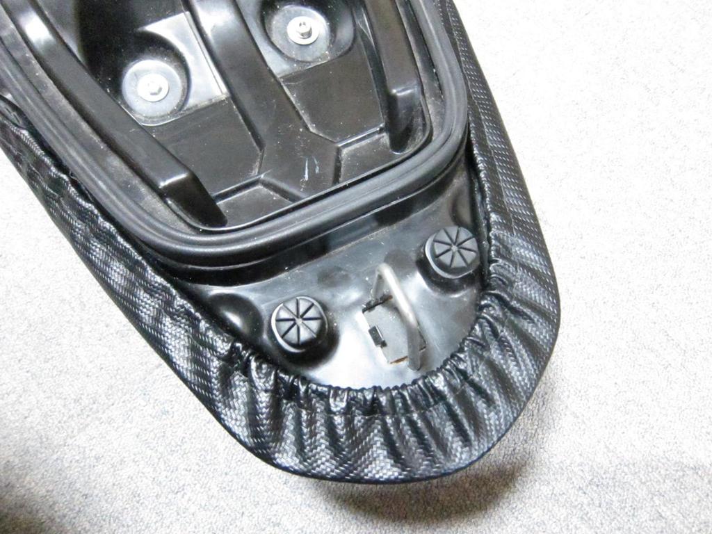 Made In Thick Synthetic Leather Seat Covers Specifically Designed for the PCX125 Easy Installation with Elastic Dimpled Fiber with Silver Japan! JF28.