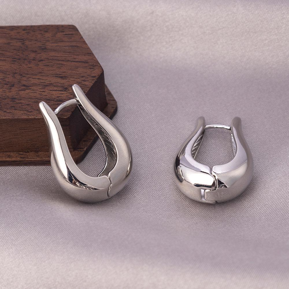 Серьги-иглы из серебра 925 пробы: Легкая роскошь, высококлассные пусеты и универсальный нишевый дизайн в виде колец для работы и стиля