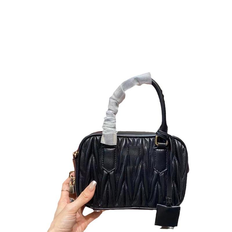 2025 Autumn/Winter High-Quality Lambskin Textured Bag - Handheld, Shoulder, & Messenger Bag for Women.