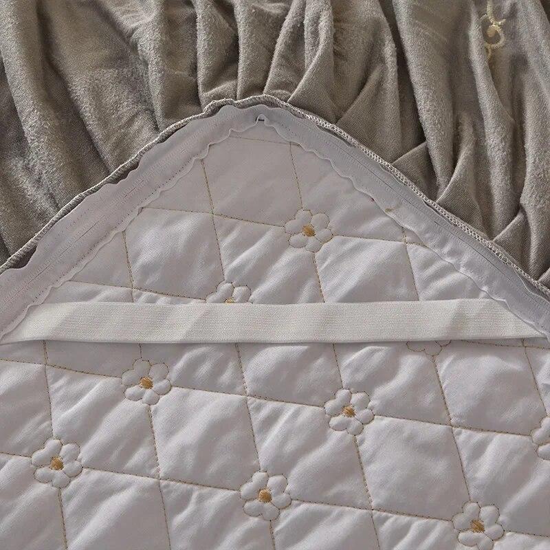 Европейский бархатный покрывало для кровати, комплект королевского размера, роскошная юбка с вышивкой, мягкая с 2 наволочками, дропшиппинг