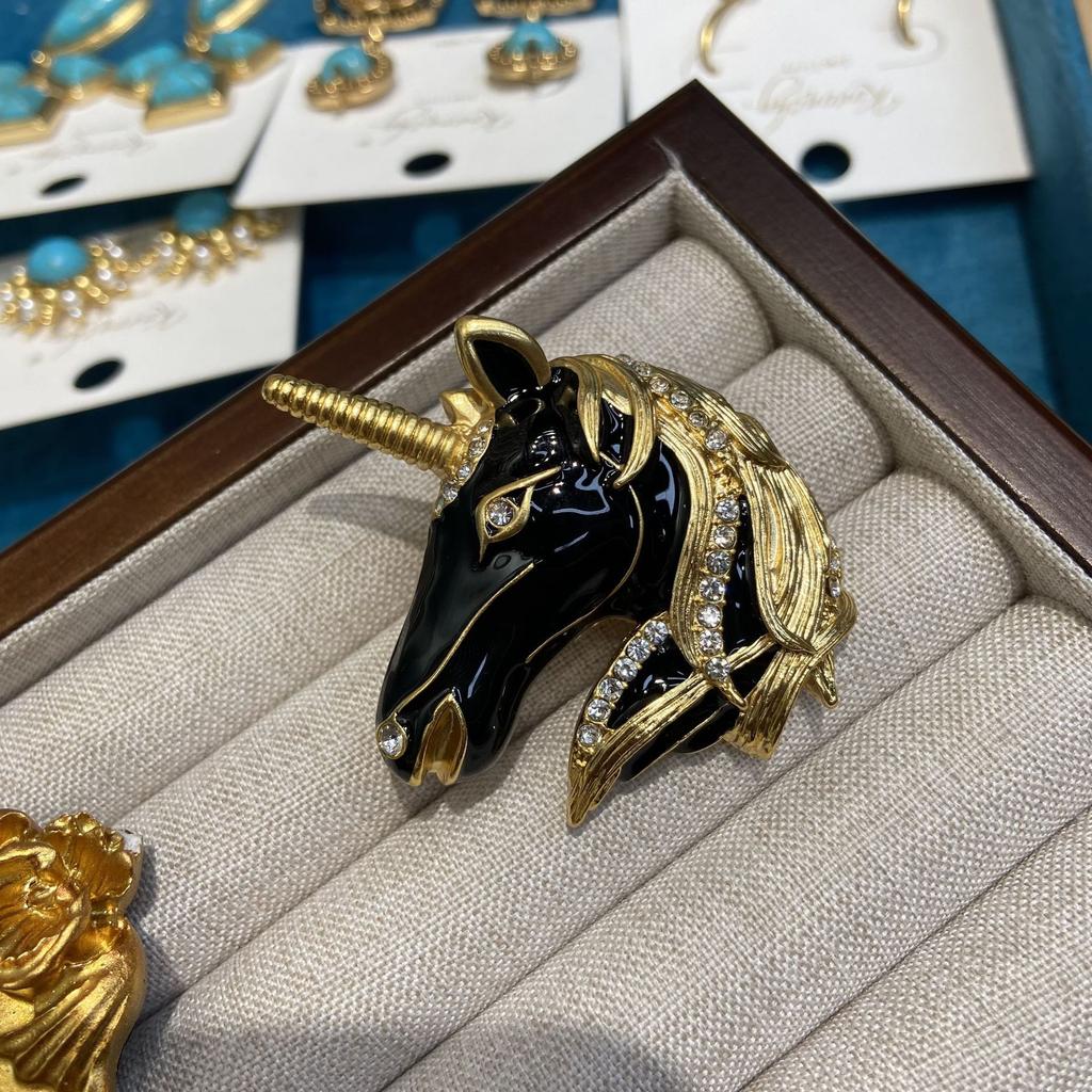 Модная черная средневековая брошь в виде головы лошади из меди и золота, высококачественная, с капающим маслом, в виде единорога