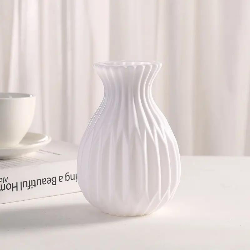 Nordic-Style Luxe-Chic Vase for Living Room or Dining Table Floral Arrangements and Home Decor Living Room Decoration