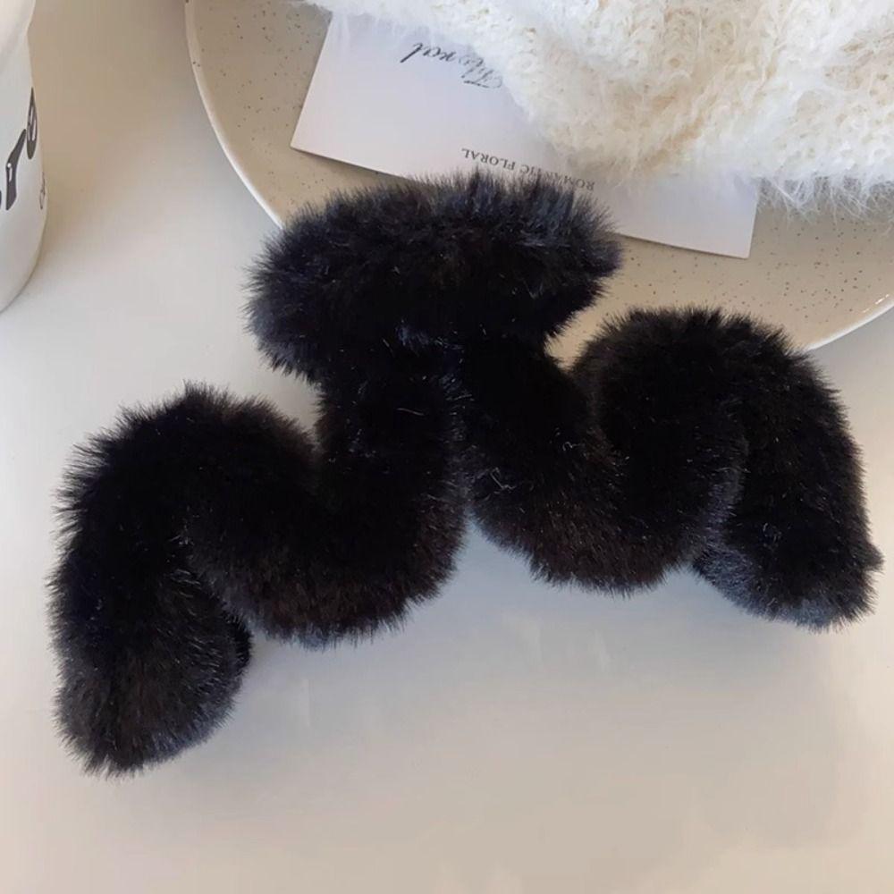 New Korean Autumn Winter M-shaped Plush Hair Claw For Women Large Hair Clip Headwear Fashion Shark Clip Hair Accessories