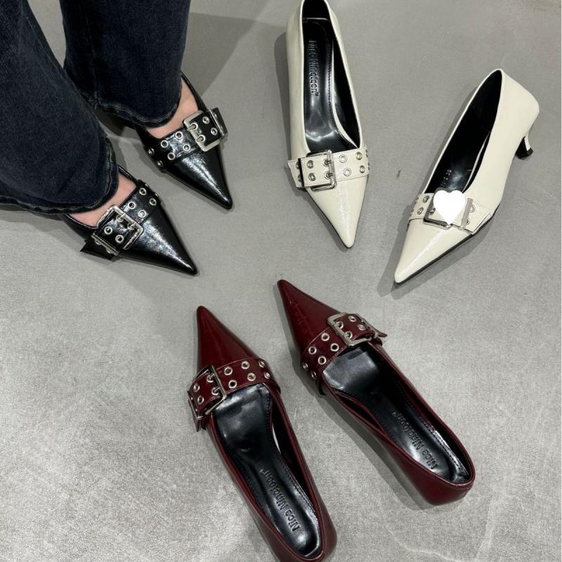 Roman Retro Women Pumps Shoes 2025 Spring And Autumn Pointed Toe Shallow Mouth Sandals Morden Trendy Low Heels Shoes