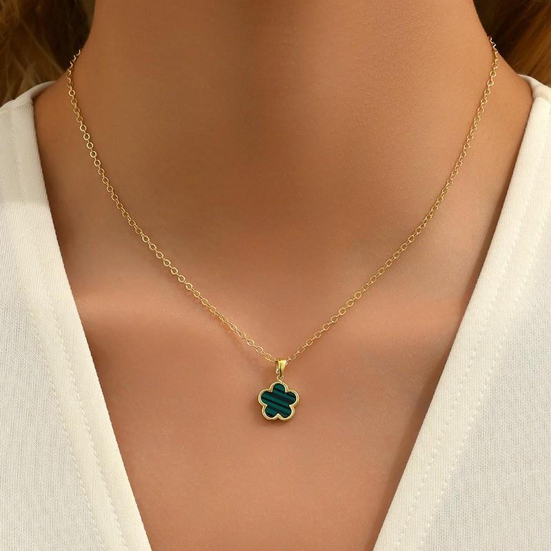 Elegant Five-Leaf Clover Bracelet: Versatile European & American Fashion for Women