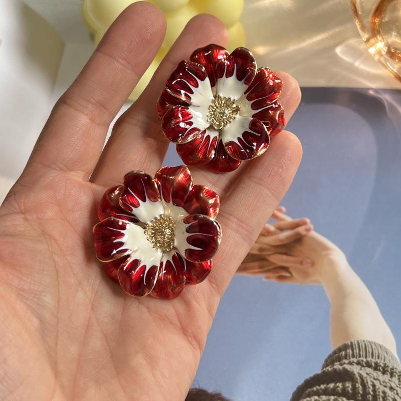 Винтажные золотые серьги-клипсы в виде цветов с эмалью - Не требуют прокола