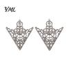 Non Damaging Clothing Pin 1 Pair Vintage Shirt Collar Clip, Hollow-Out Decoration Alloy Outfit Accessory Triangle Brooch for Men Women Decorative