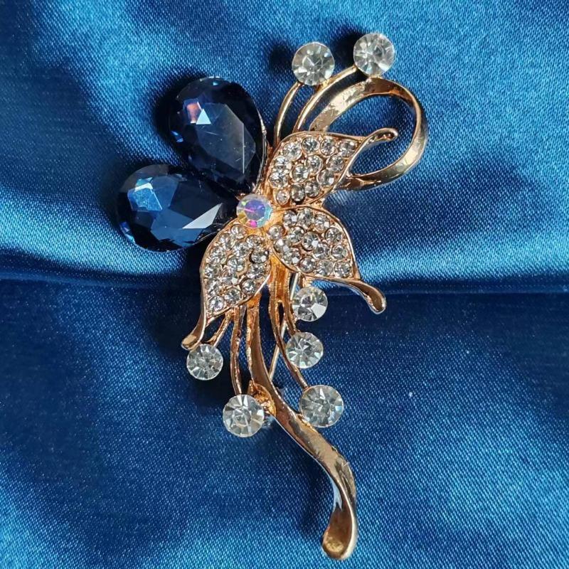 Brooch High-End Niche Silk Scarf Buckle Alloy Diamond Coat Pearl Corsage Pin Accessories