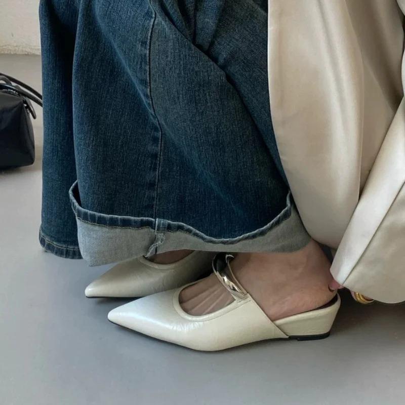 Женские шлепанцы с острым носком и металлической пряжкой, женские удобные модные босоножки на низком каблуке, дизайнерские туфли-лодочки для женщин