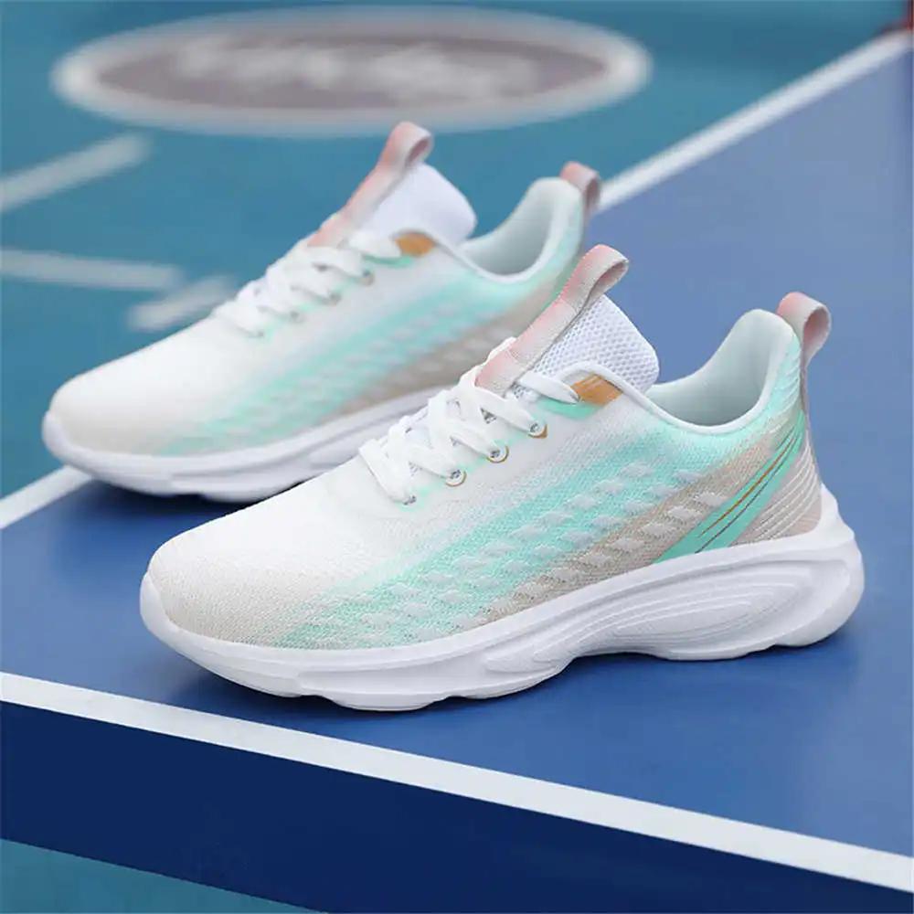 Модные женские спортивные туфли на плоской подошве, увеличивающие рост, синего цвета, повседневные женские прозрачные кроссовки, распродажа, показывают повседневный бег