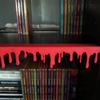 Yousheng 3D Printed Drop Bookshelf Ornament Glow-in-The-Dark Bleeding Drip Decoration Haunted House Halloween Macabre Gothic Bookshelf Edge Horror
