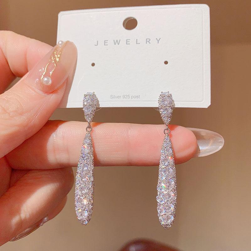 Individually Exaggerated Water Droplet Earrings, High-end and Atmospheric Earrings, Long and Fashionable Earrings