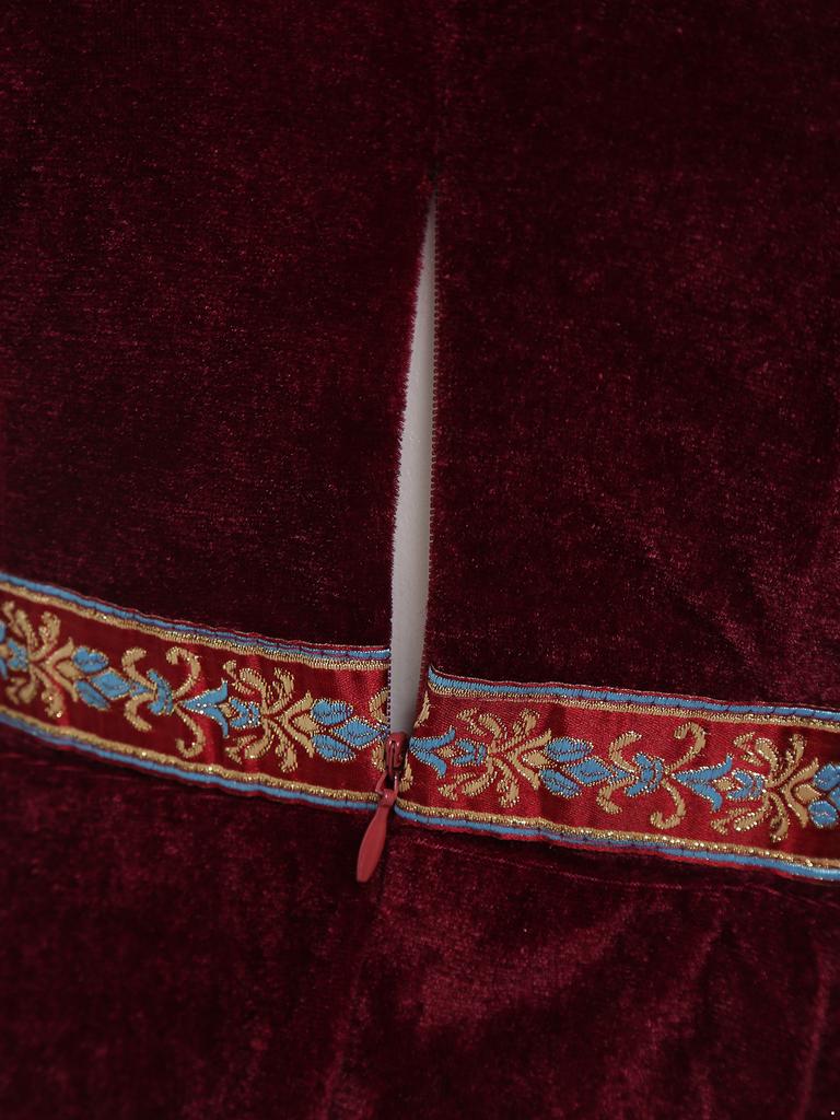 Детский халат принцессы на Хэллоуин для девочек: Полный средневековый костюм для косплея с капюшоном, рукавами-трубами и детальной вышивкой.