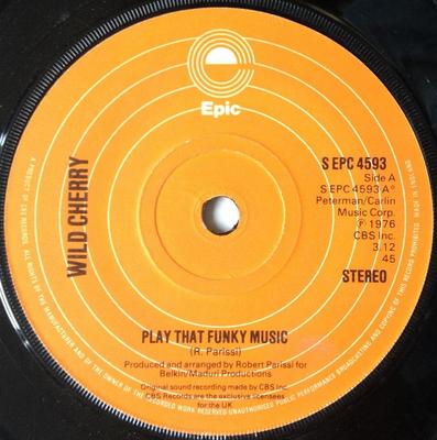 7-дюймовая пластинка WILD CHERRY - Play That Funky Music SEPC4593 Epic 1976 UK Соул/Фанк Б/У