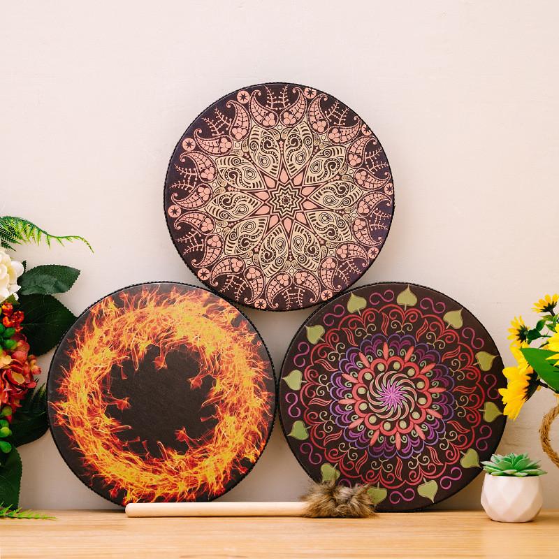 Стильный богемный дизайн мандалы на барабане, декоративный инструмент, идеально подходящий для праздничной атмосферы