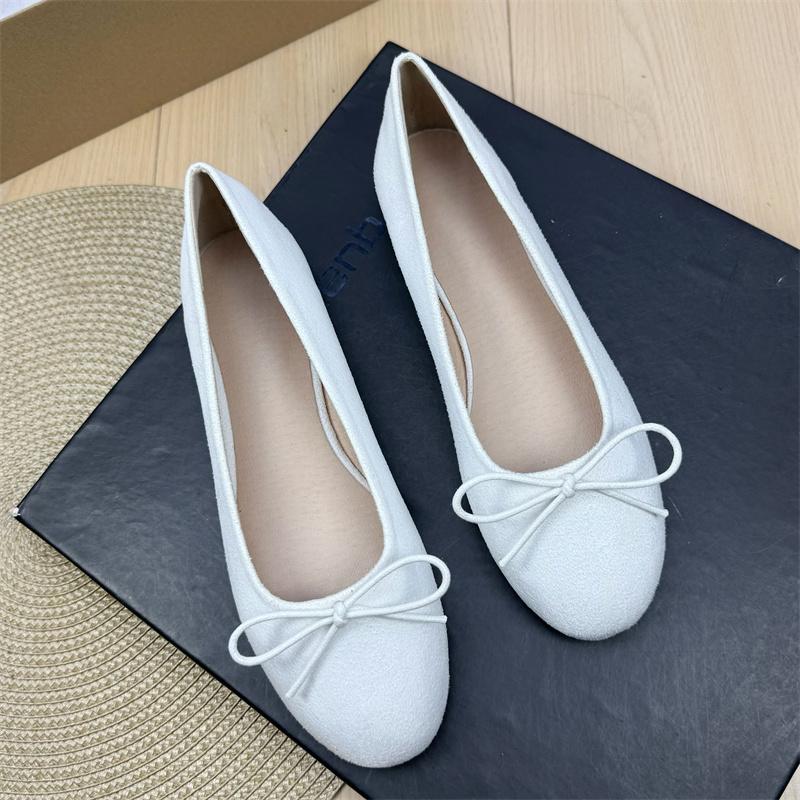 Модные балетки для женщин 2025 Новые ретро балетки с бантом-бабочкой из замши с мелким круглым носком Женская обувь больших размеров 44 43 42