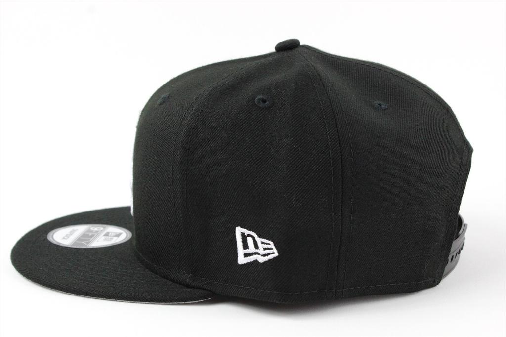 Кепка Snapback New Era MLB 9FIFTY ЧЕРНО-БЕЛАЯ Американская лига Бостон Ред Сокс &