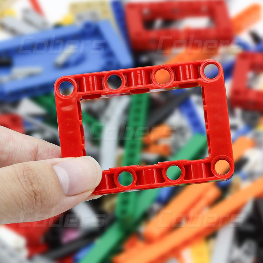 580 деталей Technic, включая оси, штифты, балки, рычаги, панели, рамы, совместимые с конструкторами и моторами основных брендов