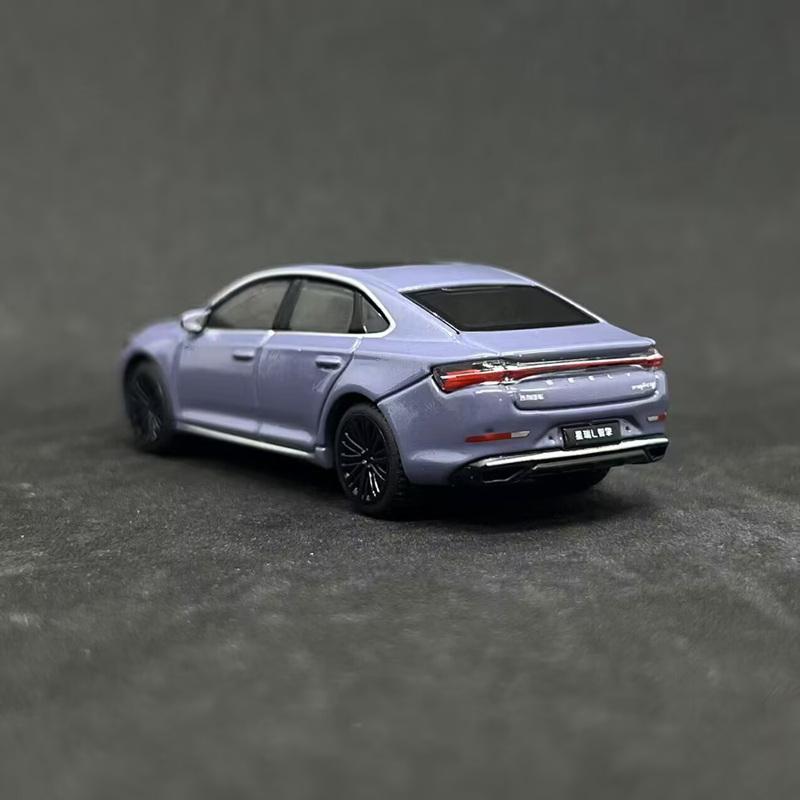 Ббураго 1:64 Geely Preface Coupe Сплав Люкси Модель Машины Литье под Давлением Металлические Транспортные Средства Модель Машины Симуляция Миниатюрный Масштаб Детская Игрушка Подарок