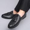 Newestmen Driving Loafers Shoes Weave Pattern Leather Men Flats Shoes Tassel Popular Men Moccasins Loafers Plus Size 38-47