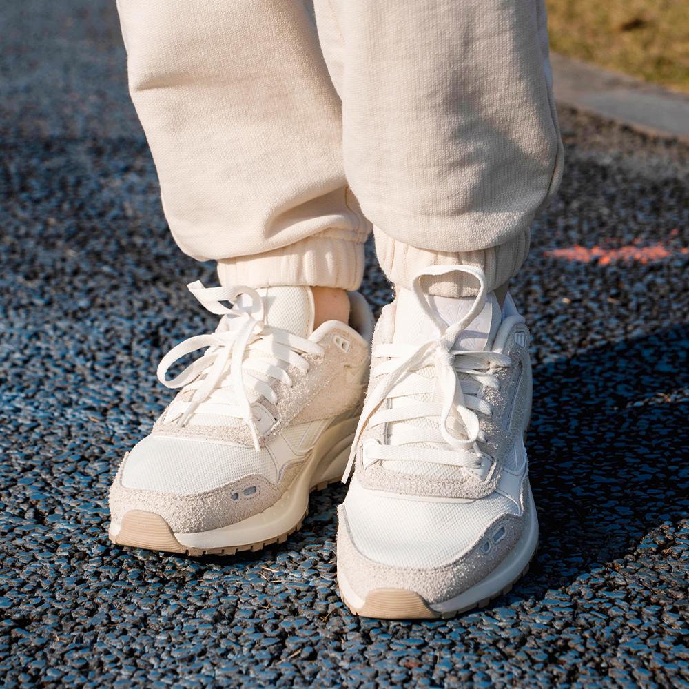 Reebok Классические кожаные 2400 Vintage Chalk унисекс кроссовки кремовые алебастрово-жемчужные 100201038