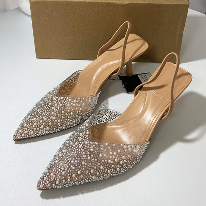 Летние женские босоножки на высоком каблуке, прозрачные элегантные женские модные туфли с острым носком, украшенные жемчугом, босоножки на пятке сзади