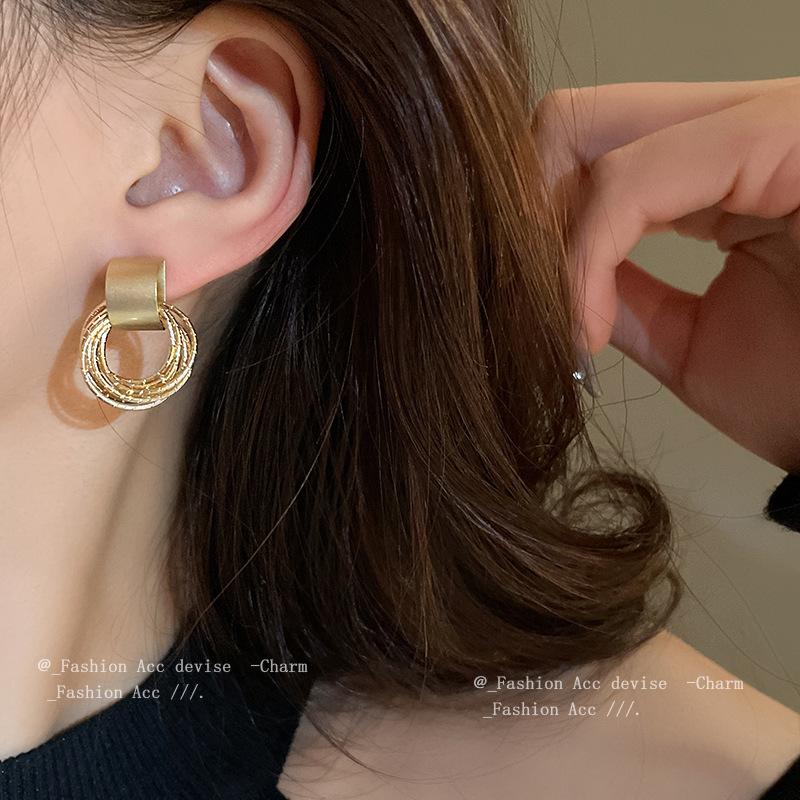 Silver Needle Metal Circle Geometric Earrings New Design Stud Earrings Niche Simple Premium Earrings