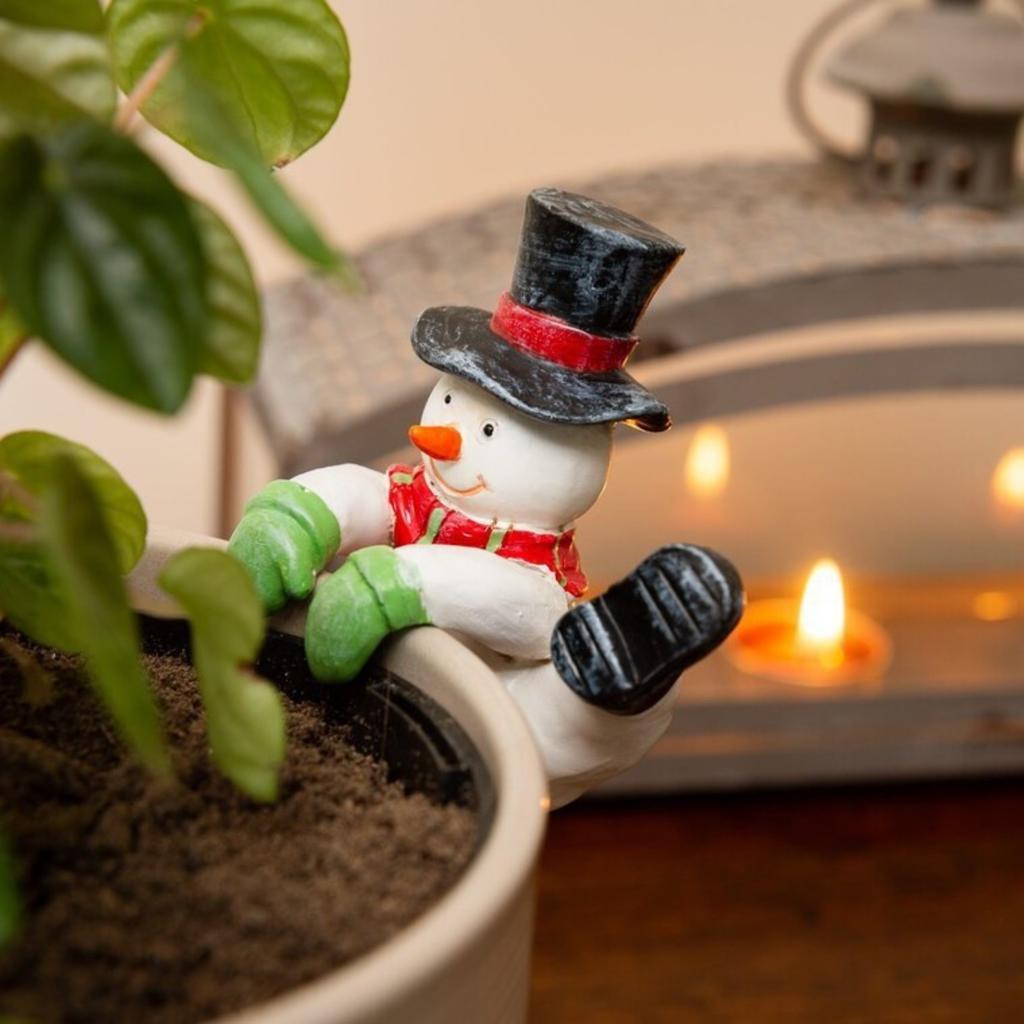 Santa & Snowman Resin Statue Planter - Wall-Mounted Christmas Decor With Gift-Ready Packaging