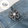 2 пары Металлическая талия Цветок Регулируемая Утягивающая Невидимая Декорация Парные Пряжки Брюки Юбки Изменение размера с большого на маленький
