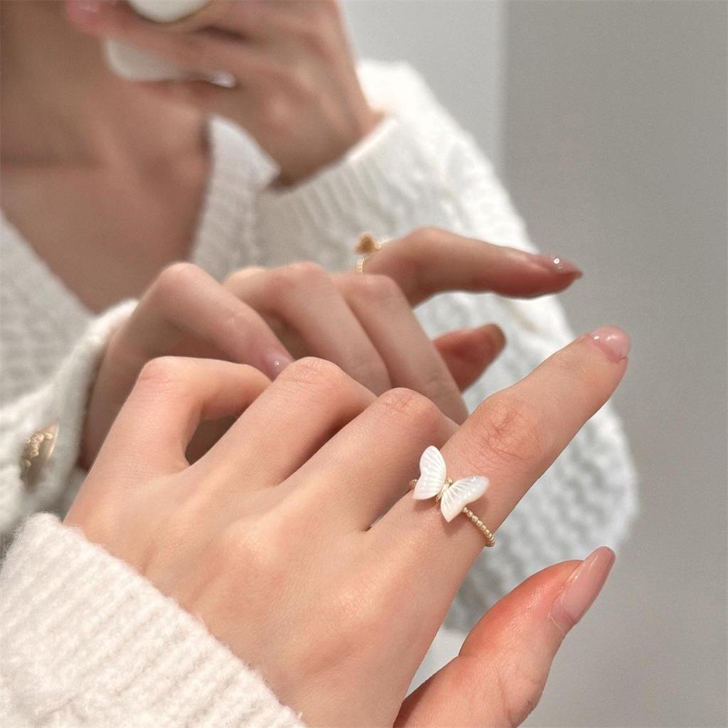 Эмаль, капельная глазурь, бабочка и перламутр, серебряное кольцо - элегантные, не тускнеющие женские украшения