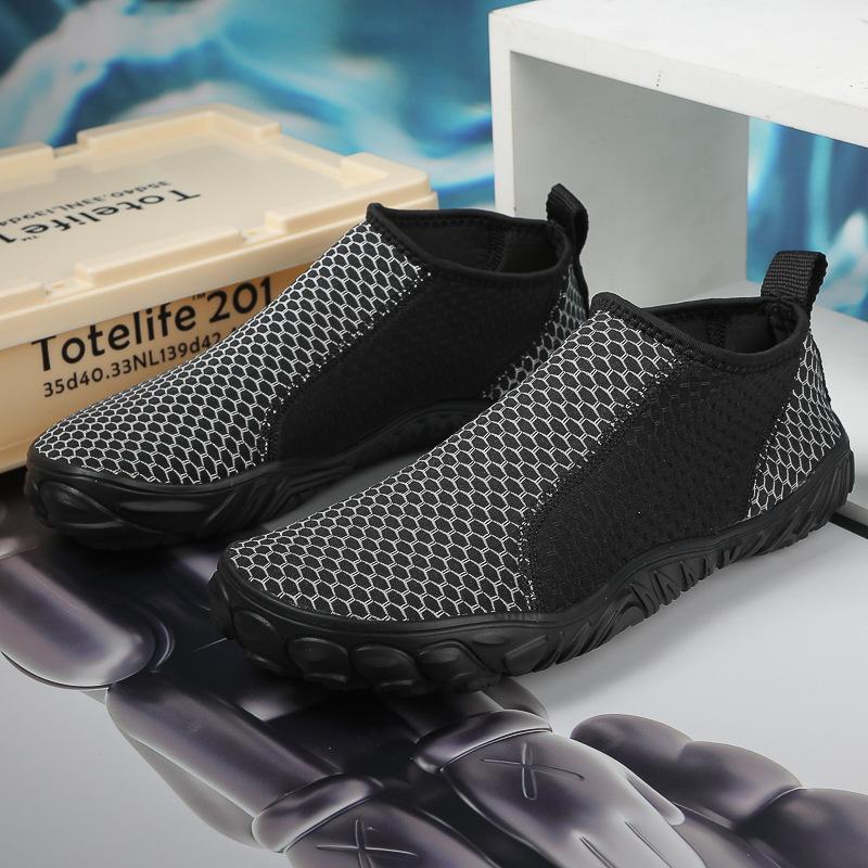 New outdoor sports stream walking shoes lightweight five-finger wading shoes couple swimming shoes amphibious beach shoes