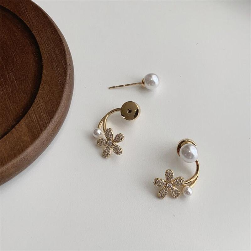 New Korean Light Luxury Imitation Pearl Flower Stud Earrings Ladies Fashion Charms Crystal Jewelry Everyday Party Gift