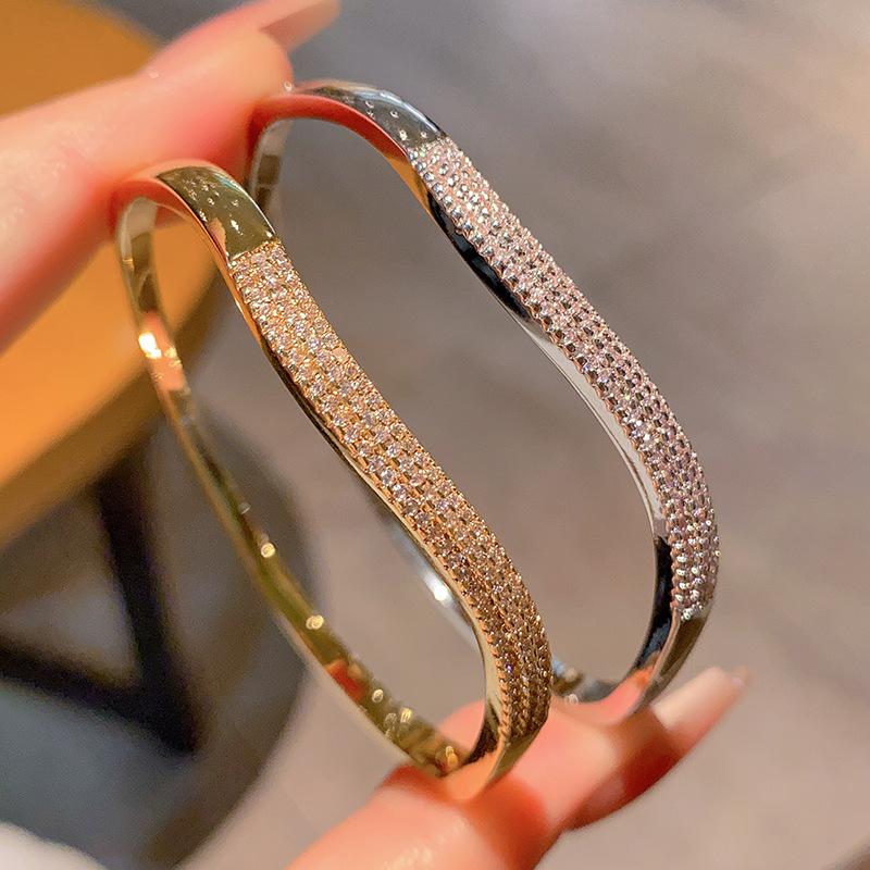 Fashionable Light Luxury Zircon Bracelet Sparkles with High Quality and Versatile Style Bracelet Jewelry