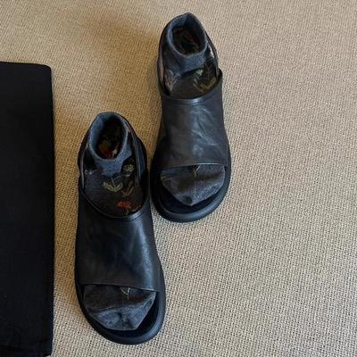 Мягкая кожаная версия! Сандалии женские летние модные универсальные черные с круглым носком открытые удобные на мягкой подошве с задним ремешком римские туфли