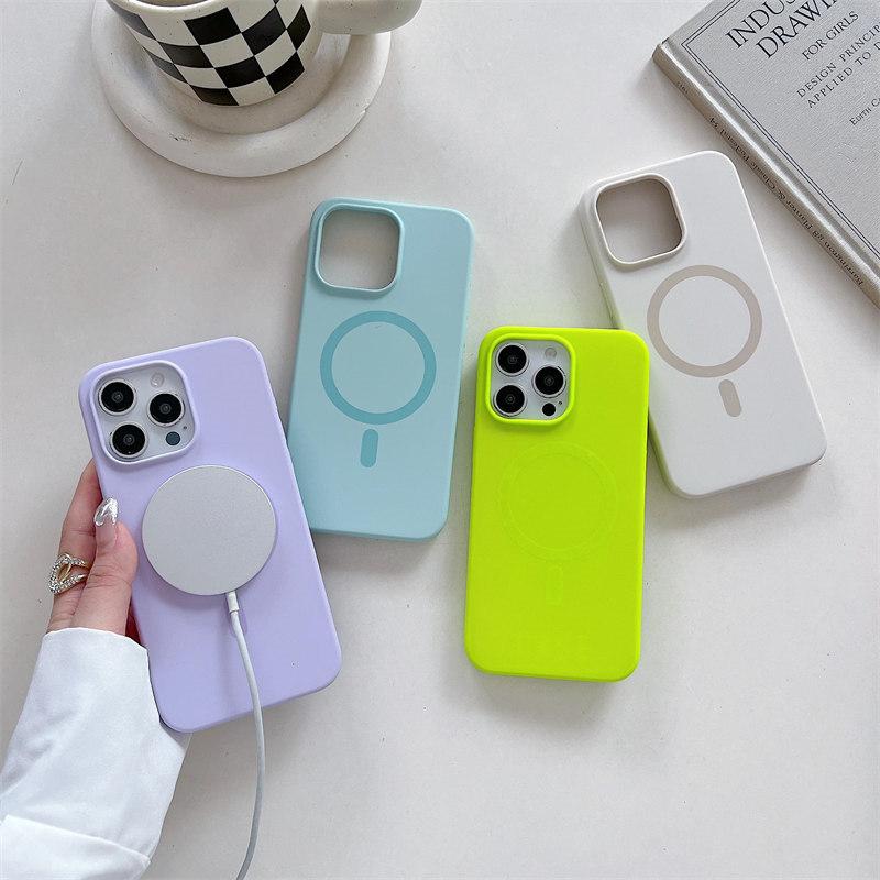 Роскошный яркий флуоресцентный жидкий силиконовый магнитный чехол Magsafe для iPhone 16 15 14 13 12 Pro Max Plus с функцией беспроводной зарядки