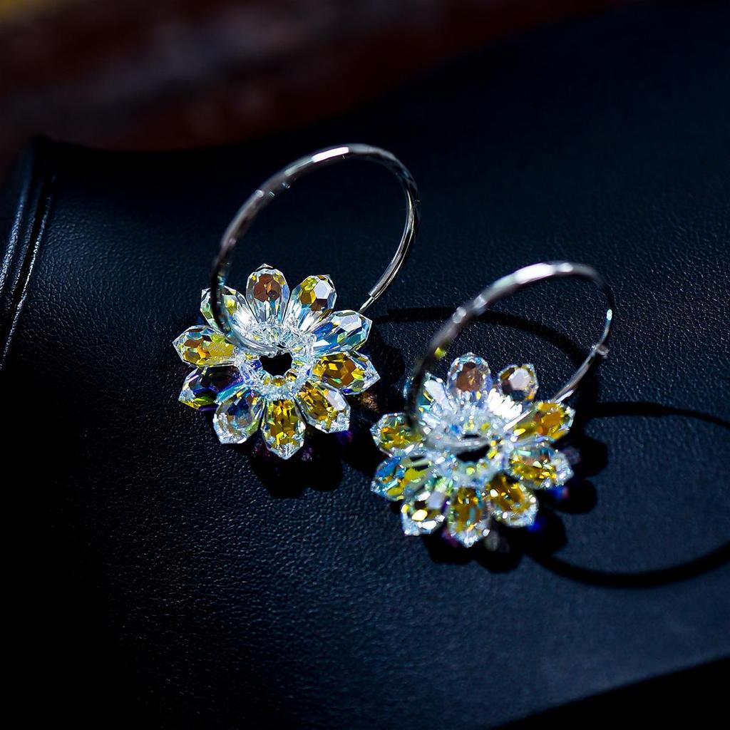 Серьги-кольца из стерлингового серебра 925 пробы с ослепительными переливающимися цветами ромашки и ювелирными изделиями из австрийских кристаллов Aurora Borealis