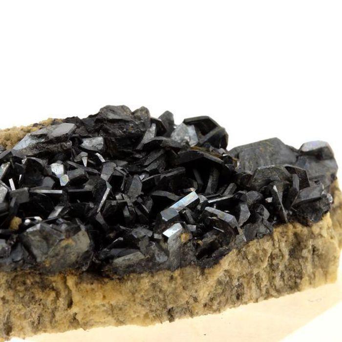 Pierres et Minéraux. Hematite. 99.5 ct. L'Alpe d'Huez, Oisans, France..