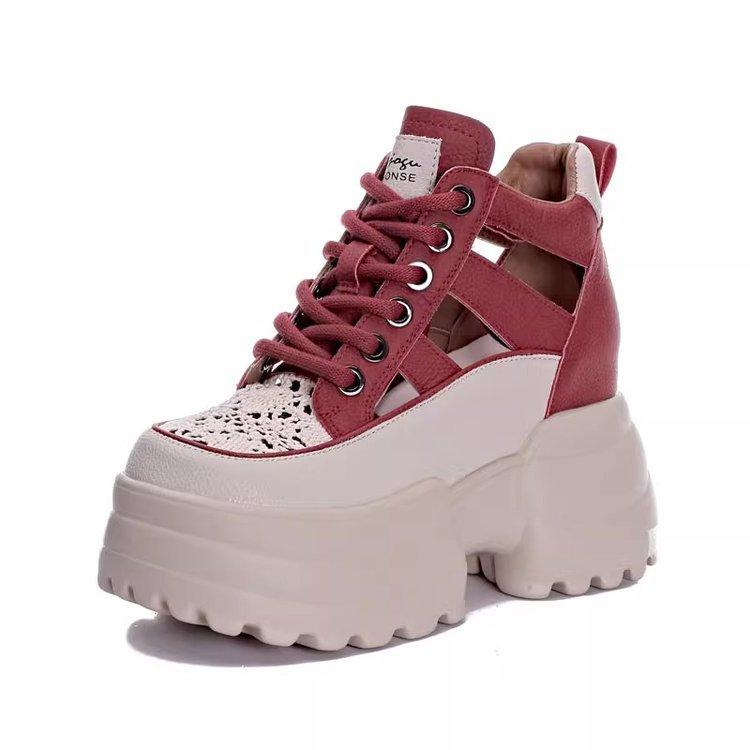 Внутренняя высота каблука-мешка сандалии женские 2024 лето новые толстые подошвы кекс римская мода спортивные танкетка полый каблук